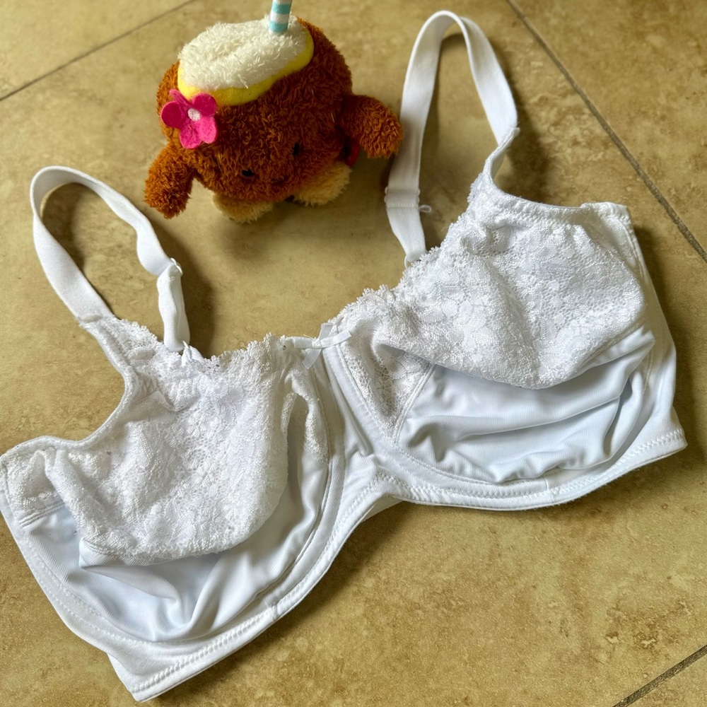 Lilyette White Lace Underwire Bra